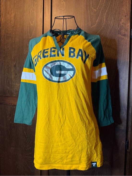 Fanatics Tops - Fanatics Green Bay Packers Long Sleeve Raglan Tee in Gold and Green